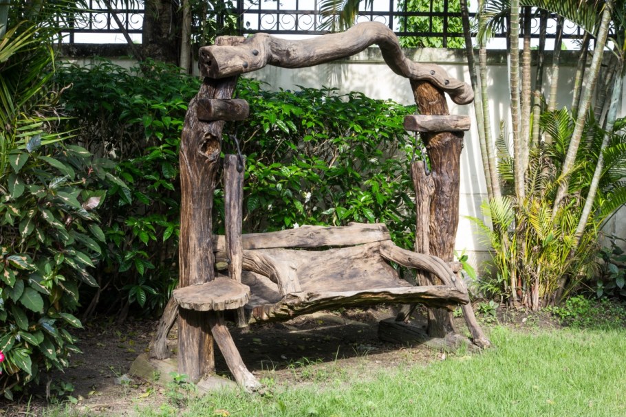 Коряги в саду