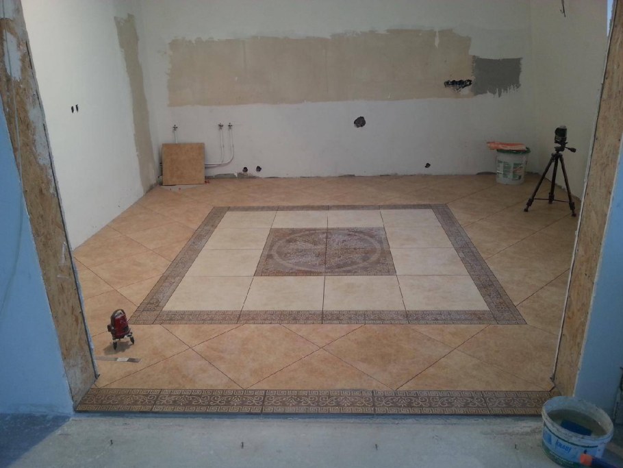 Укладка плитки на кухне на пол