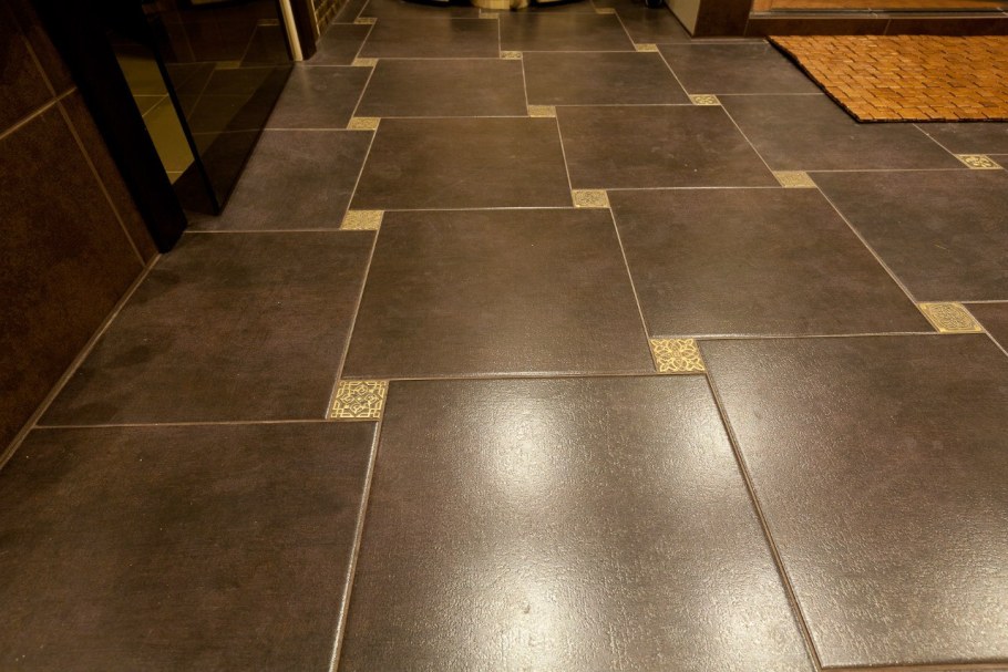 Плитка в прихожей по диагонали