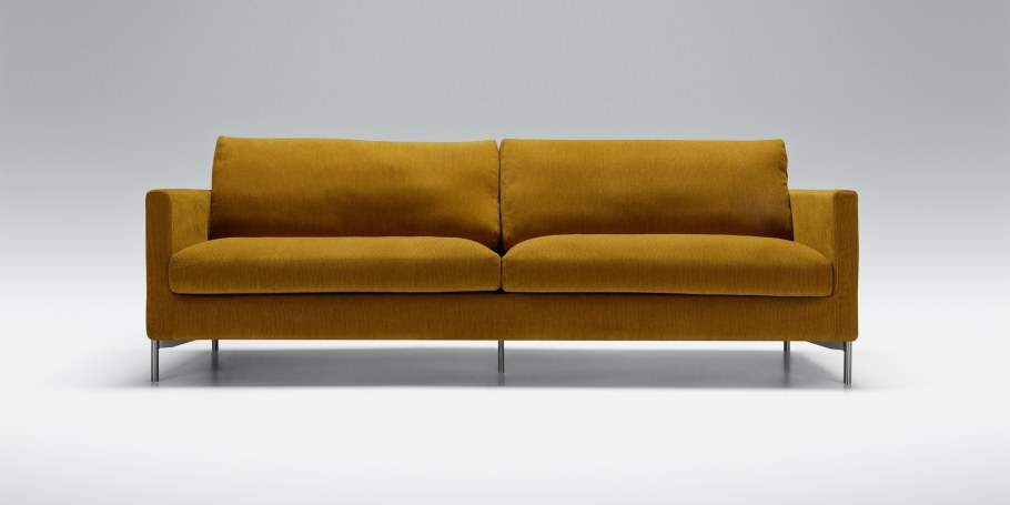 Диван двухместный на ножках