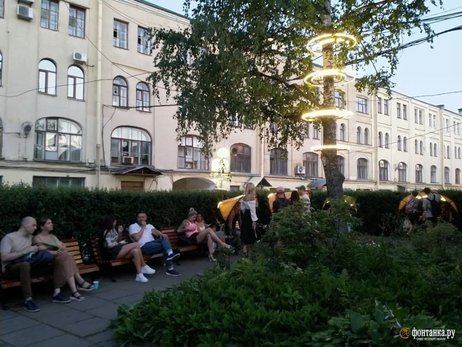 Гостиный двор Санкт-Петербург внутренний двор