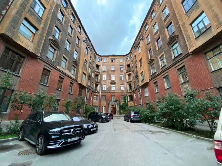 Гостиный двор Питер внутри