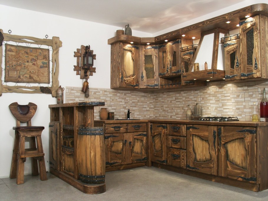 Табурет «Викинг» из массива сосны (орех)