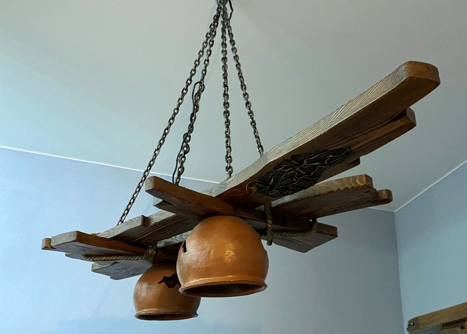 Диваны из дерева под старину