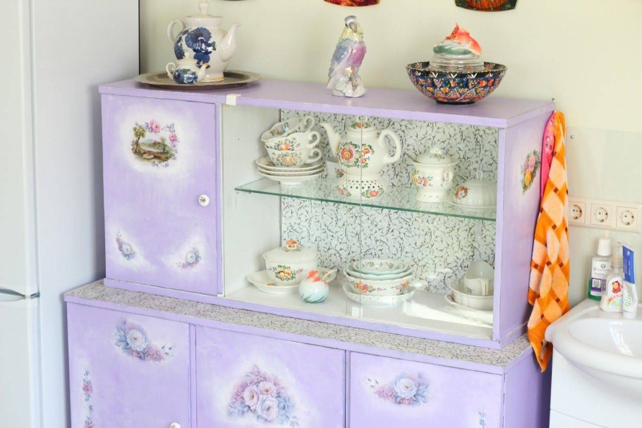 Роспись мебели Фриды Гоц