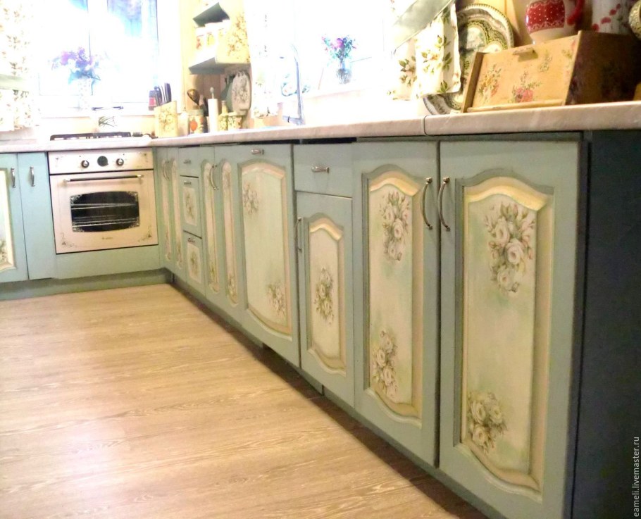 Декупаж кухонной мебели в стиле Прованс