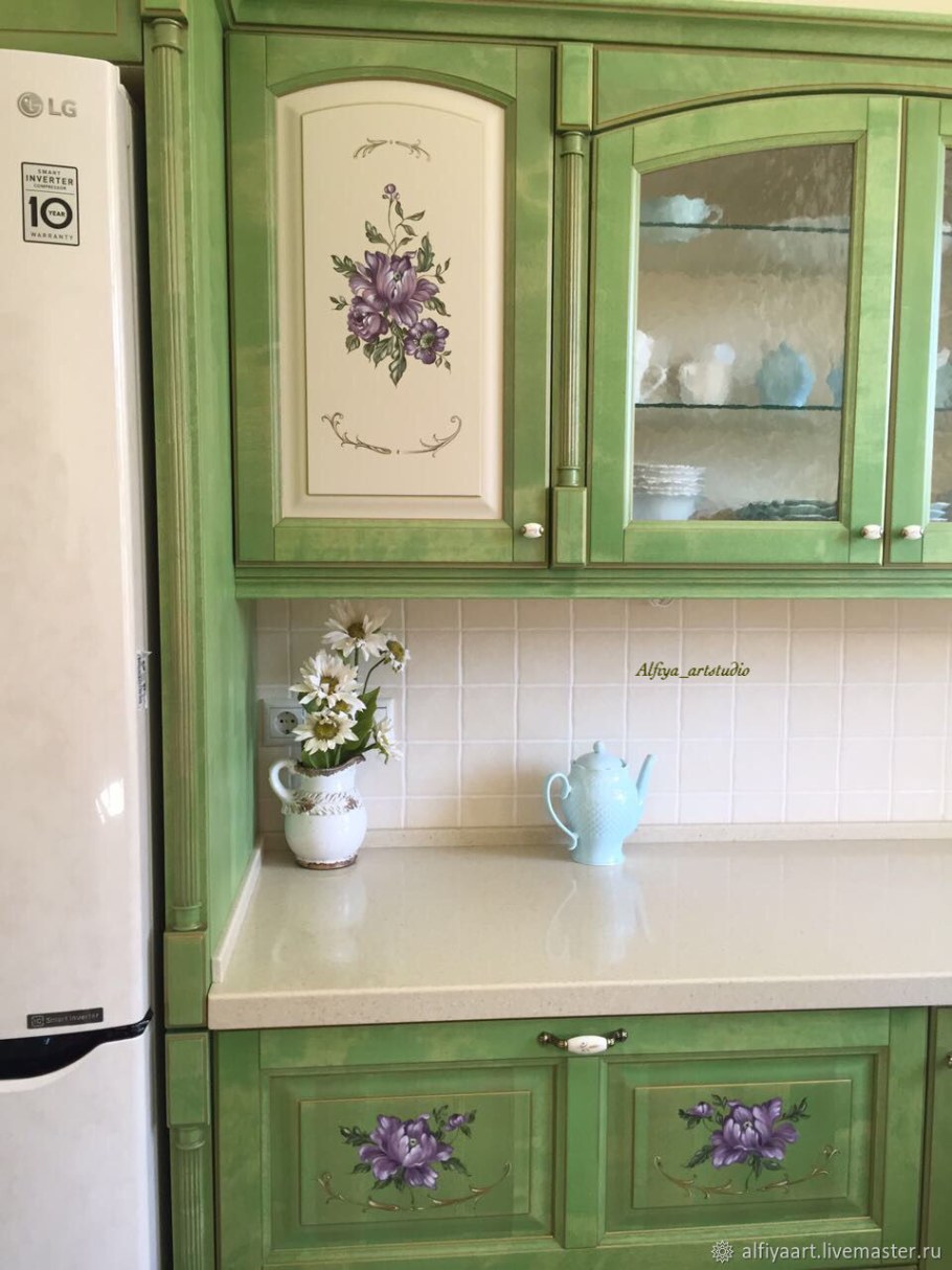 Декор старого серванта