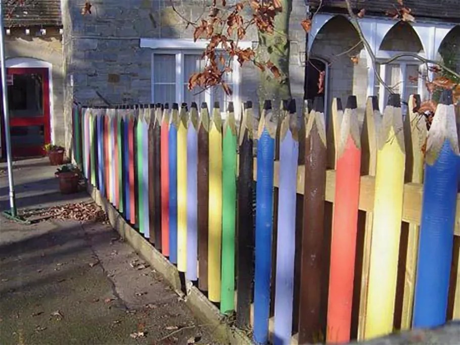 Креативный деревянный забор