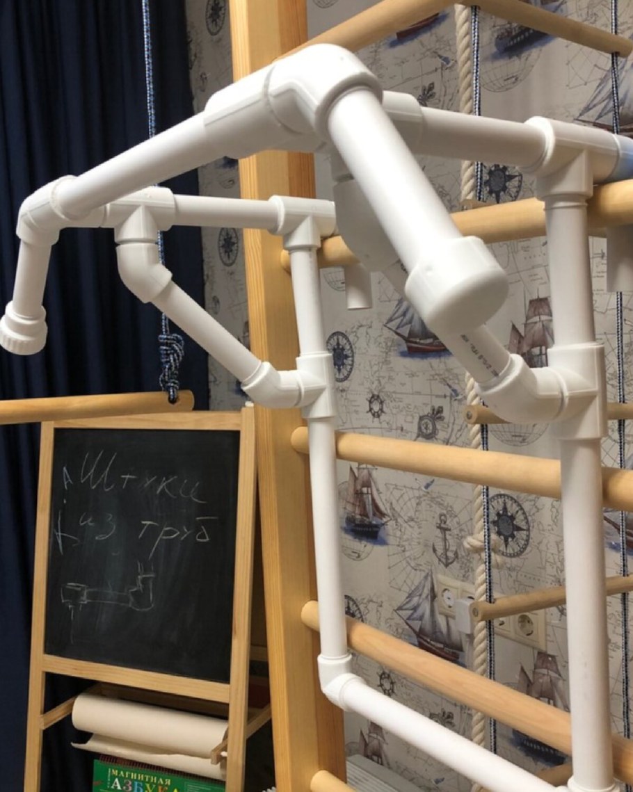 Столик из пластиковых труб