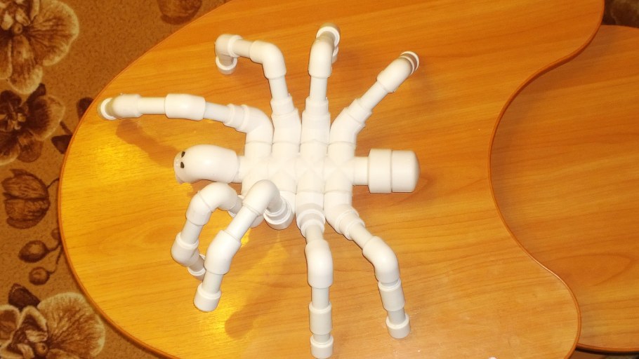 Изделия из пластиковых труб