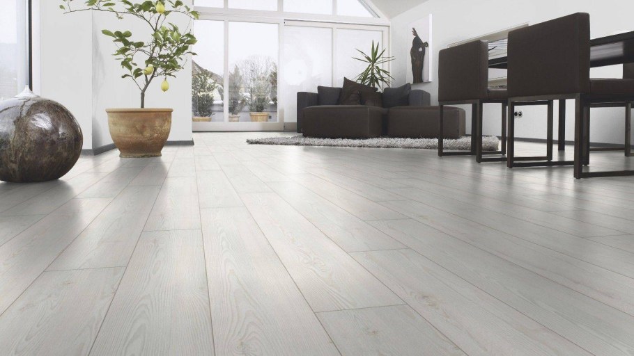 Отделка стен ламинатом магазин