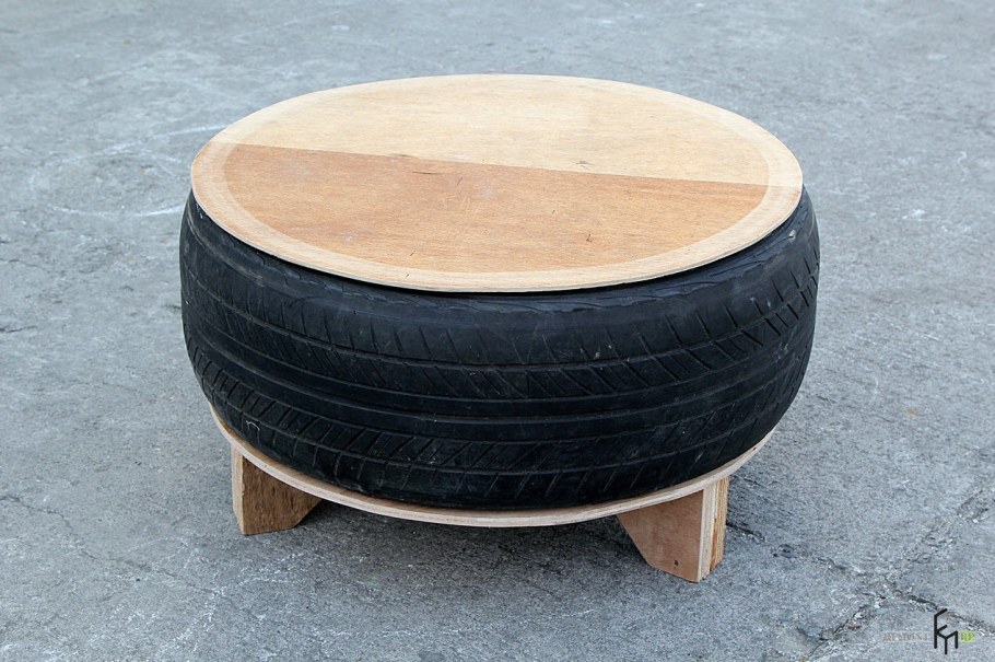 Стол из шин