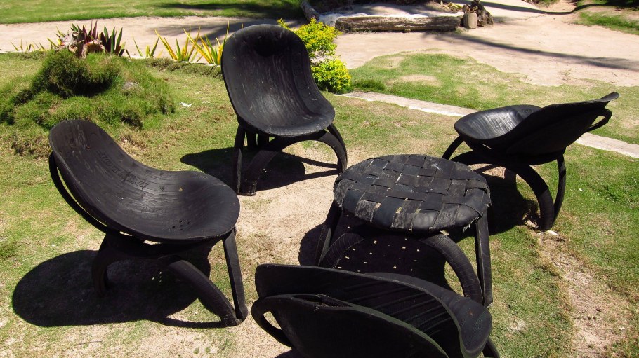 Стулья из шин