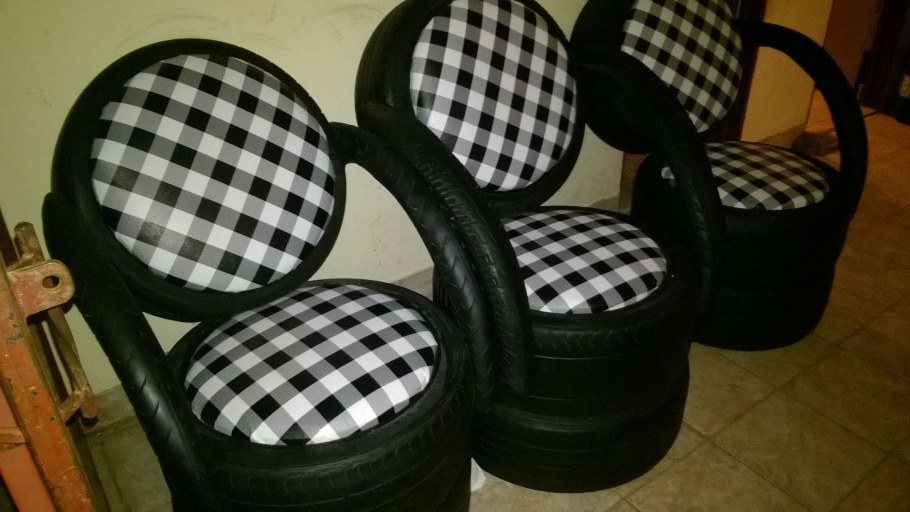 Стулья из колес автомобиля