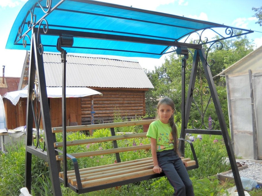 Качели для дачи из металла