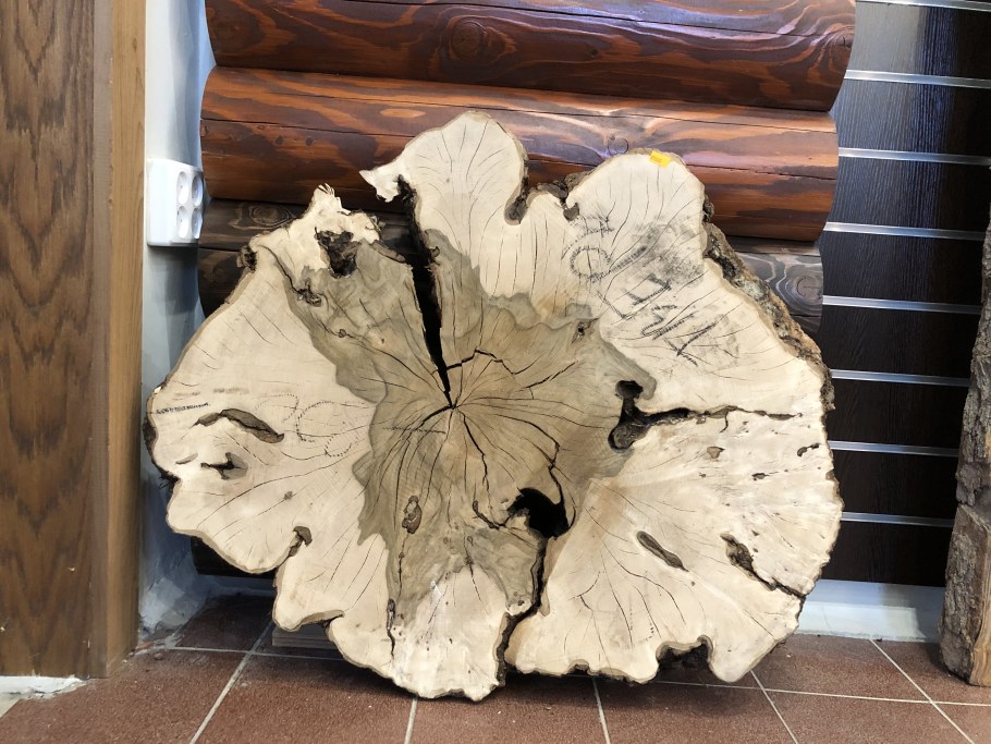 Стол из слэба и эпоксидной смолы купить в СПБ