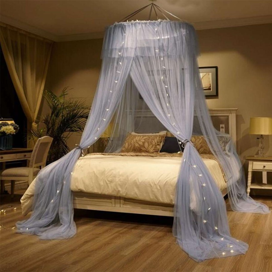 Кровать с балдахином