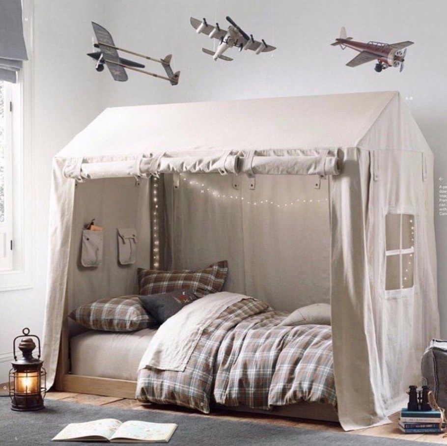 Детская кровать со шторками