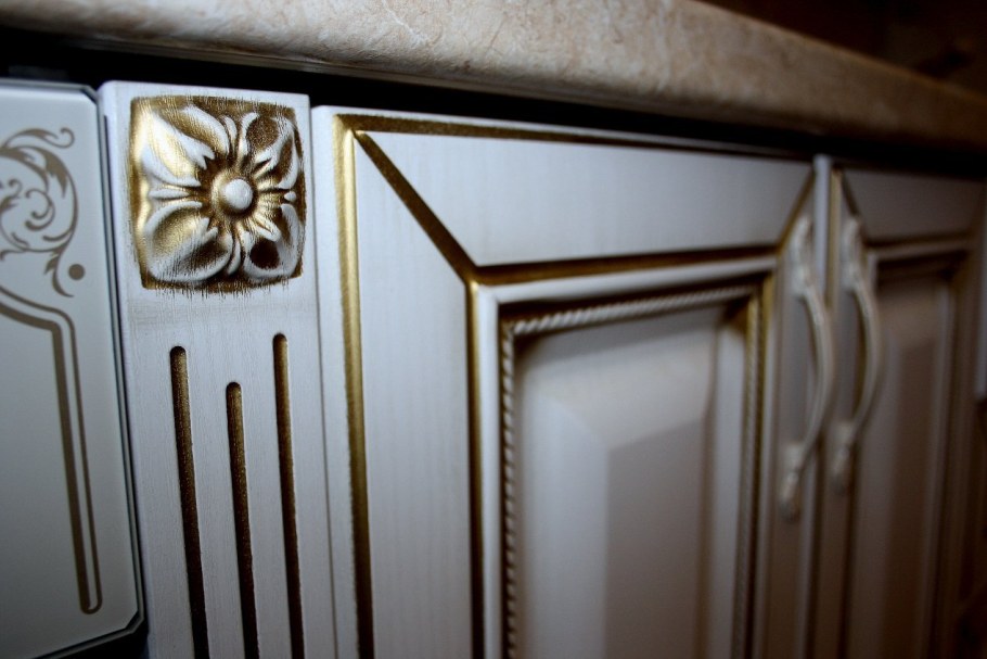 Фасады МДФ патина золото рис 35