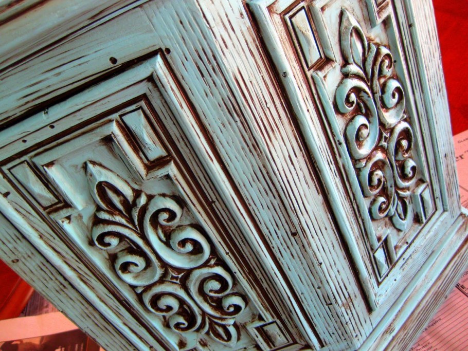 Дерево состаренное с патиной