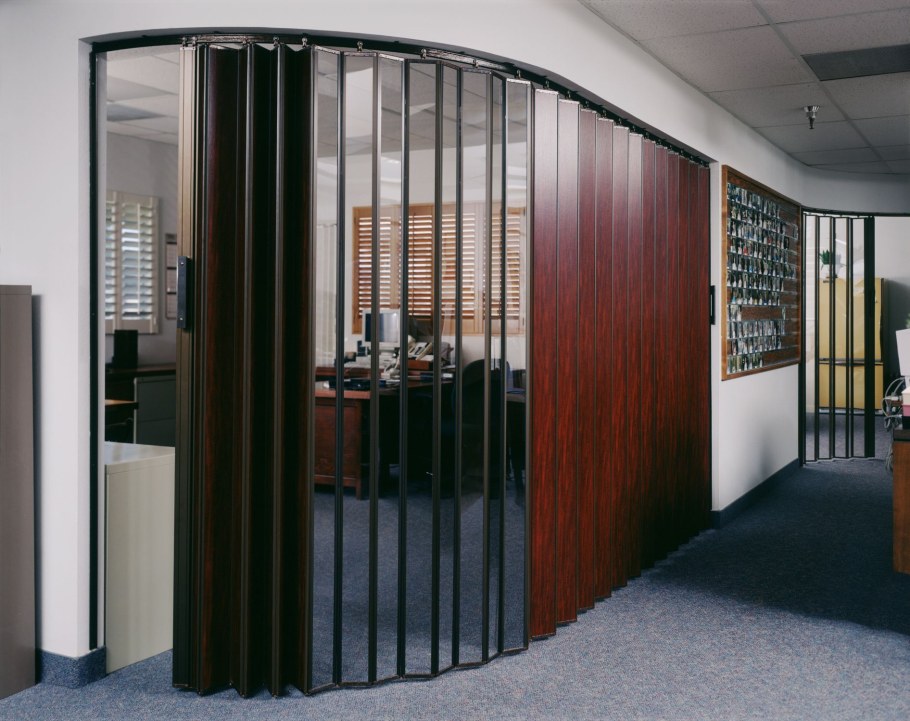 Японские шторы для зонирования пространства