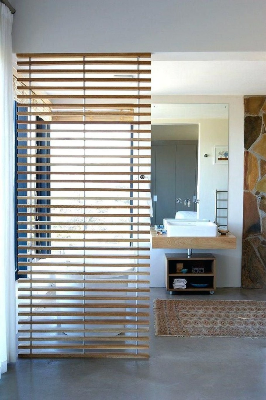 Деревянные жалюзи для зонирования комнаты
