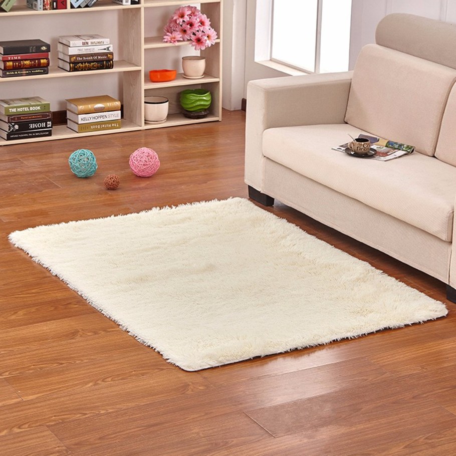 Маленький ковер в гостиную