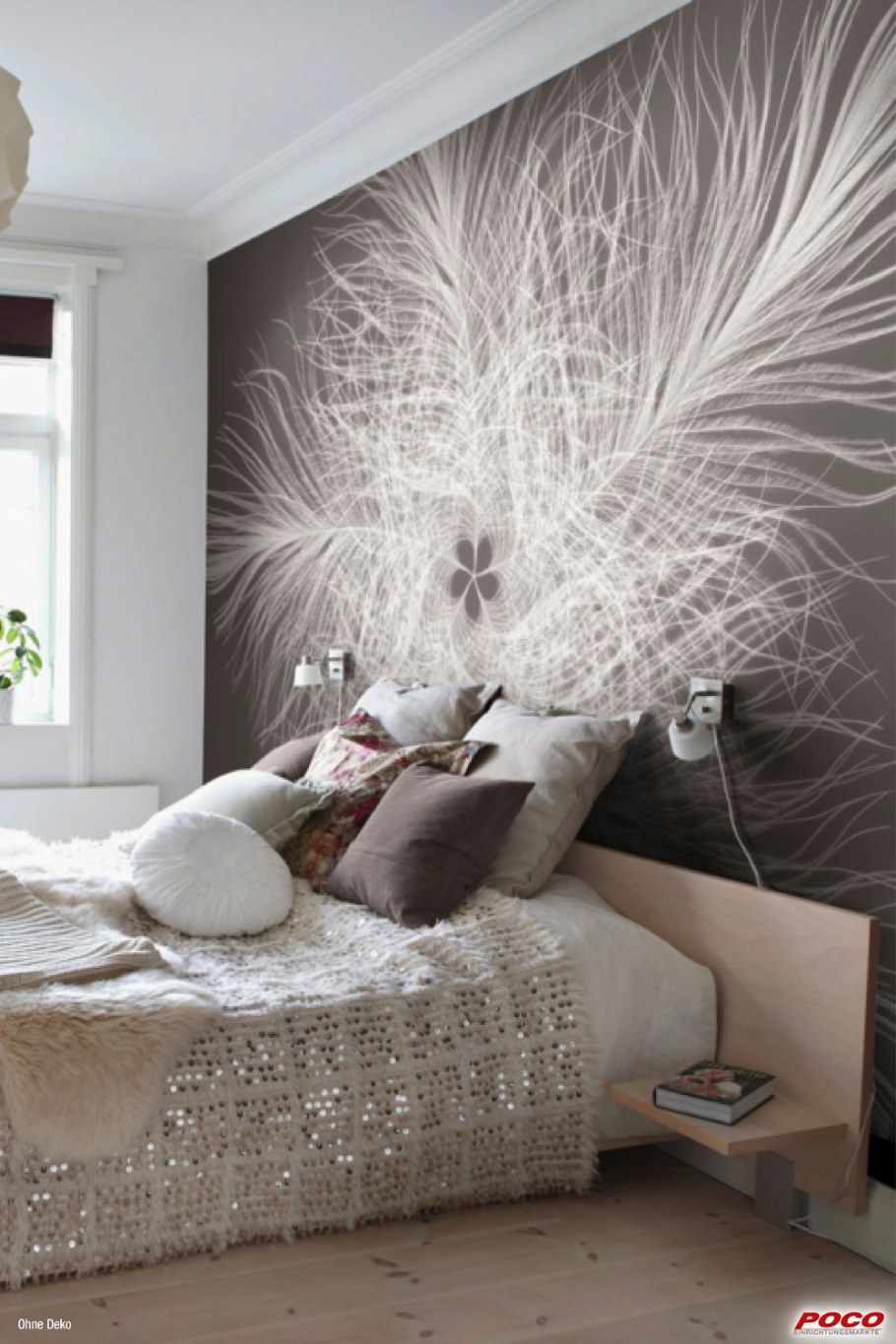 Фотообои перья в интерьере