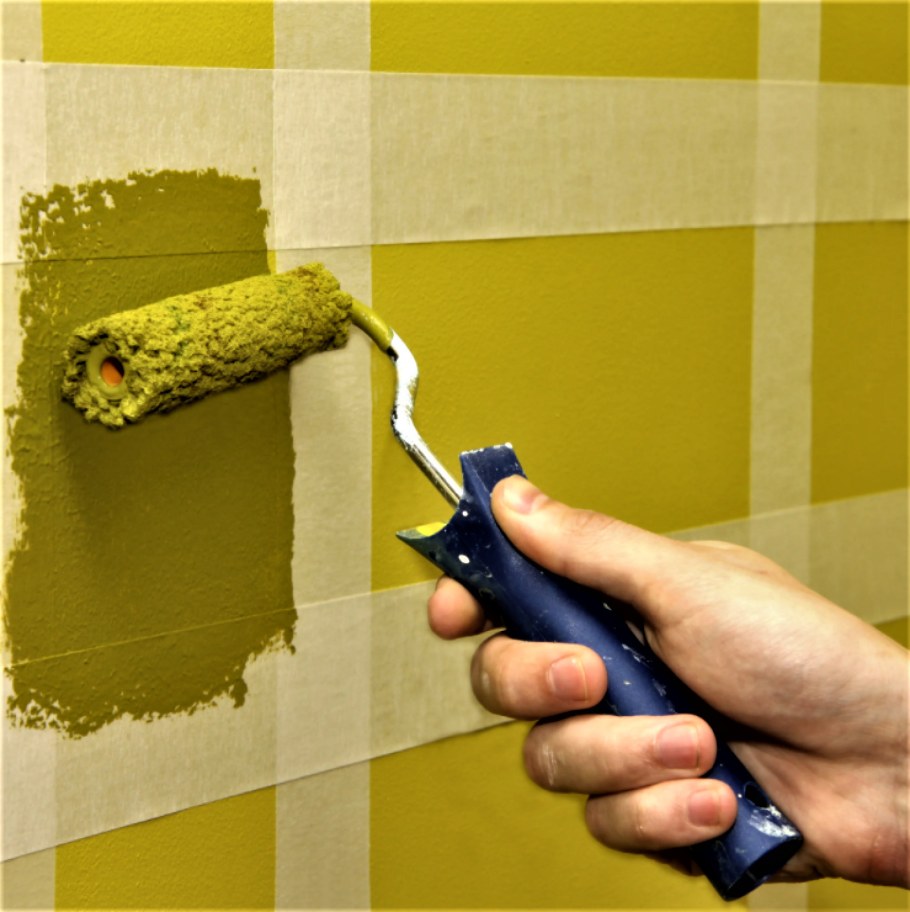 Покраска стен водоэмульсионной краской