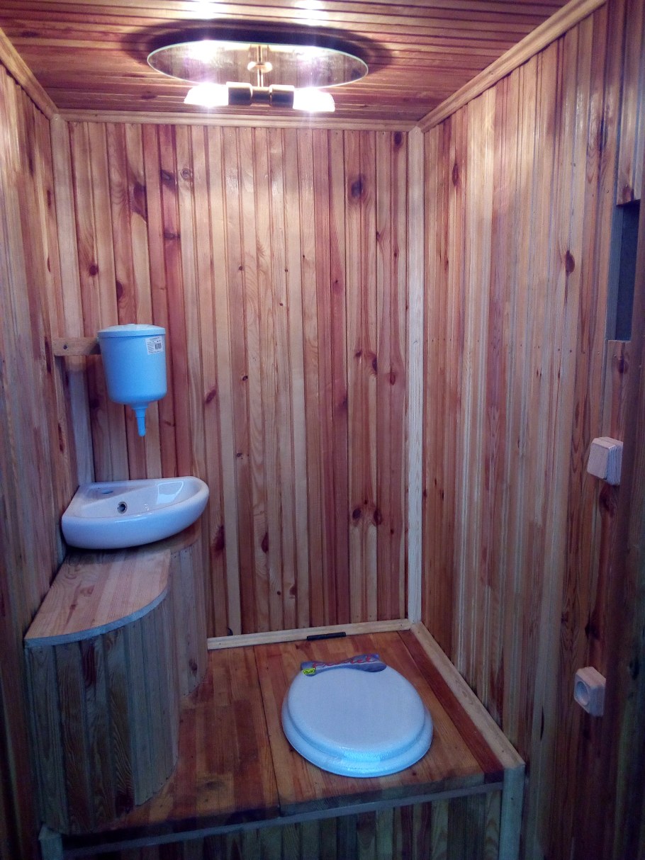 Отделка туалета на даче