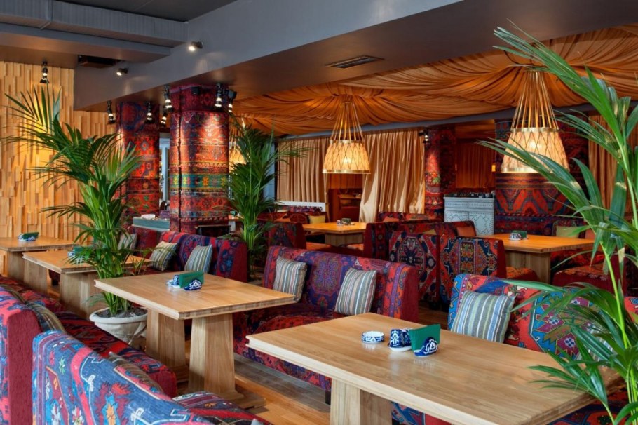 Топчан под виноградником