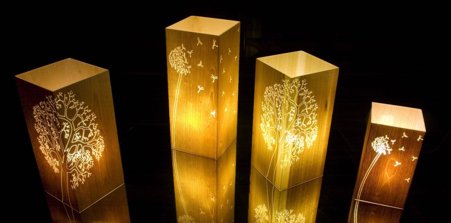 Светильник из дерева и оргстекла