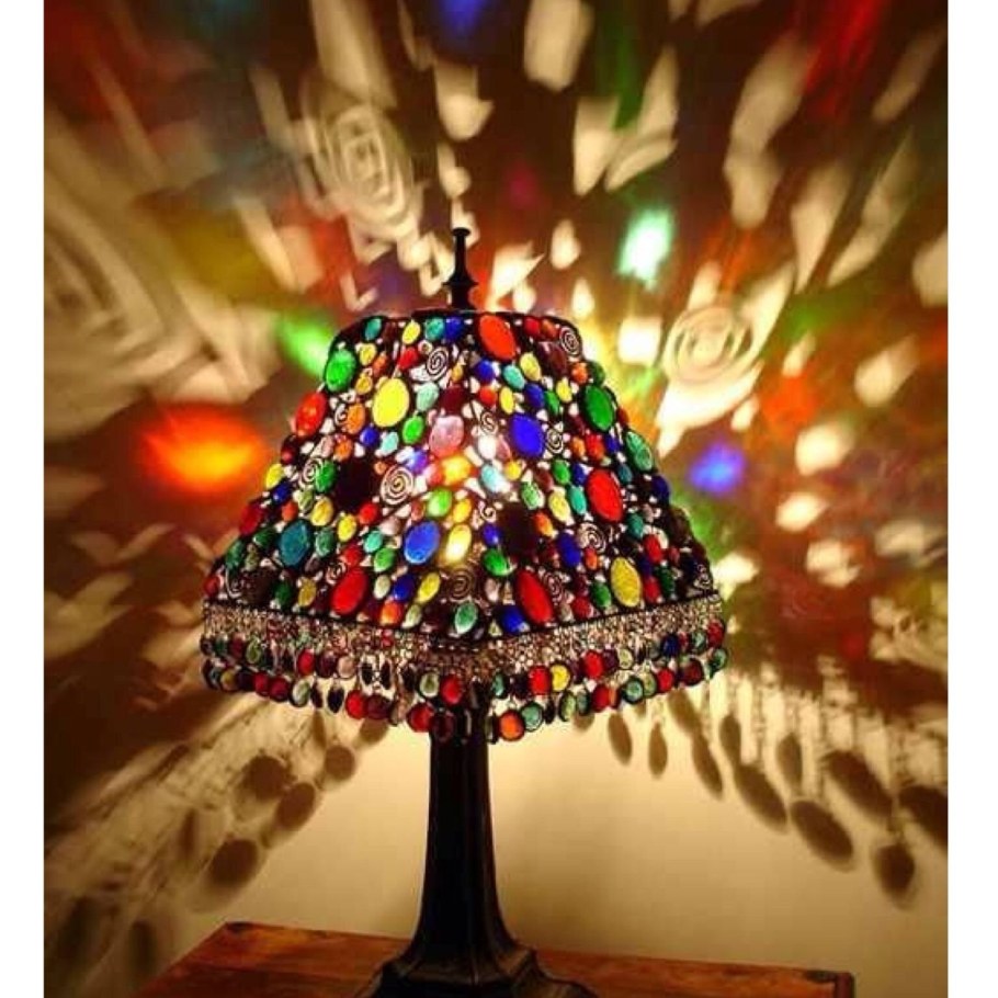 Настольная лампа разноцветная