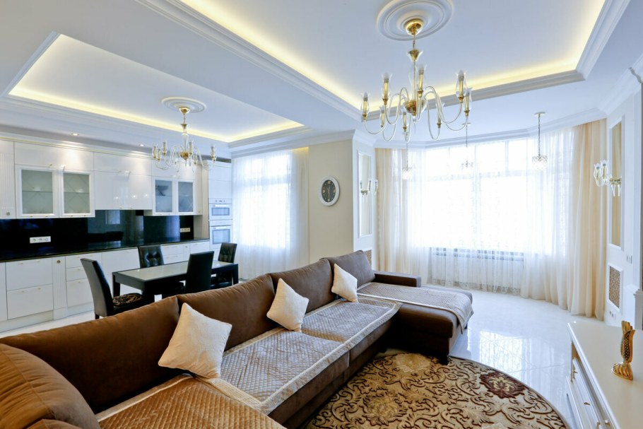 Гостиная с эркером совмещенная с кухней