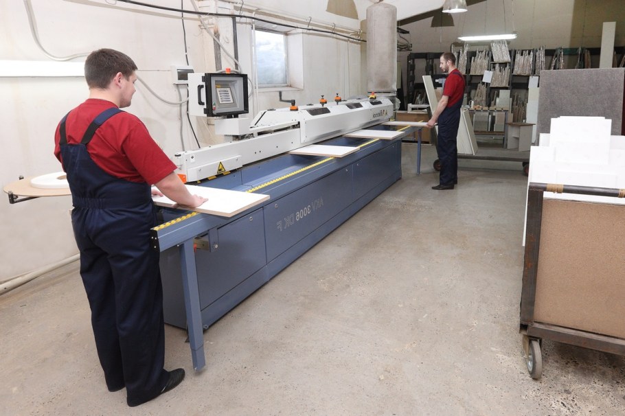 Оператор кромкооблицовочного станка