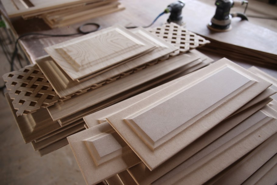 Изготавливает фасады из МДФ