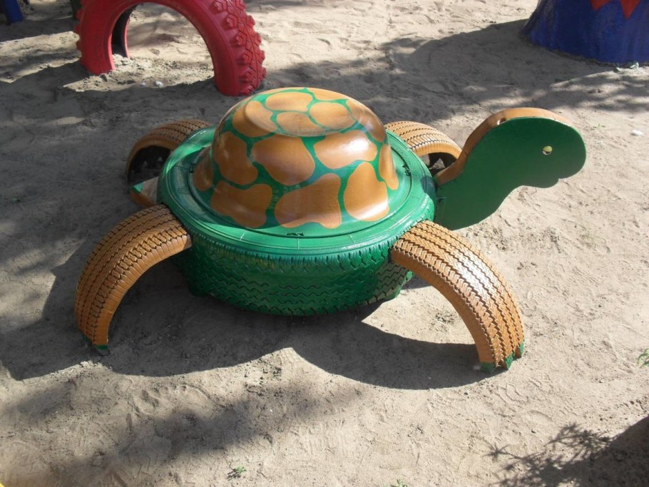 Декор для сада из колес