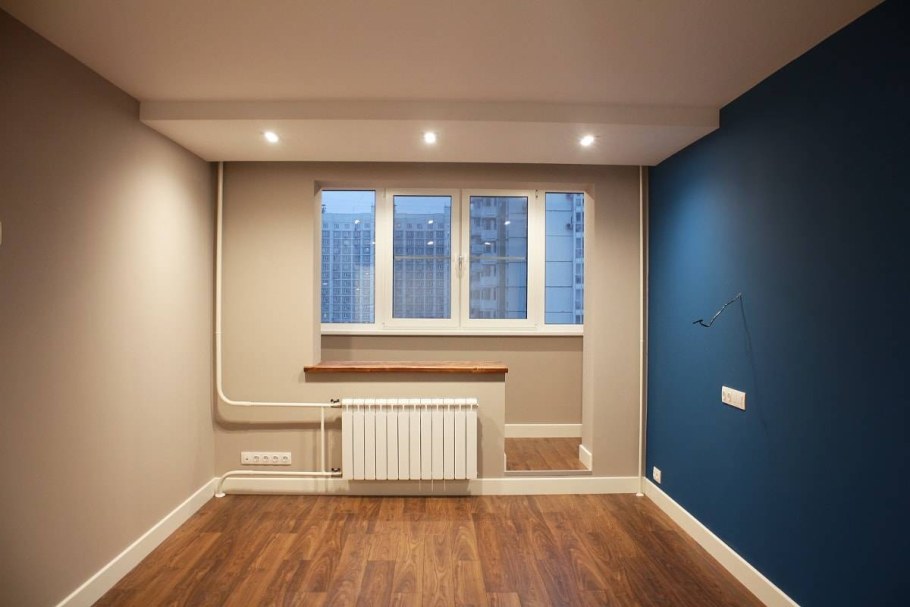 Арка между коридором и гостиной