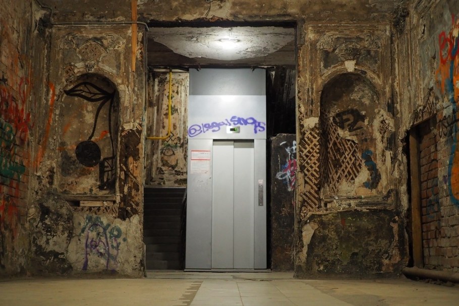 Коммунальные подъезды в Питере