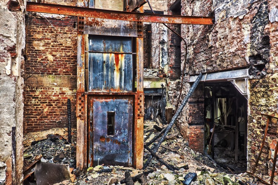 Разрушенный лифт