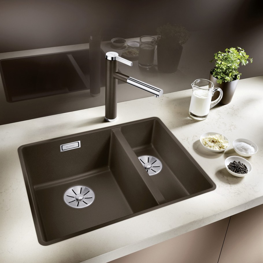 Аксессуары для мойки на кухне