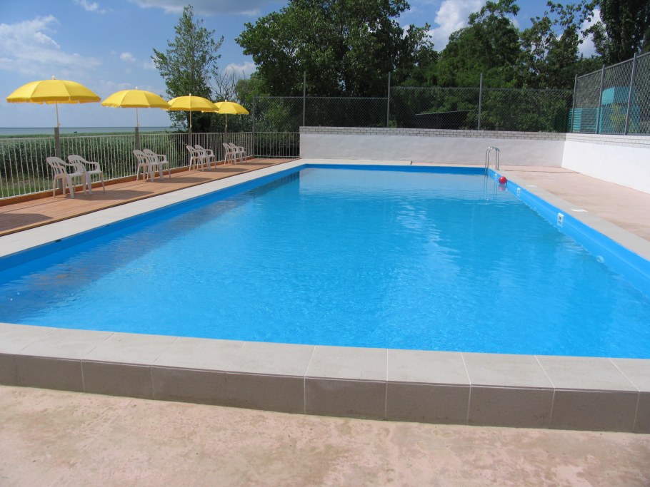 Открытый бассейн в Ташкенте