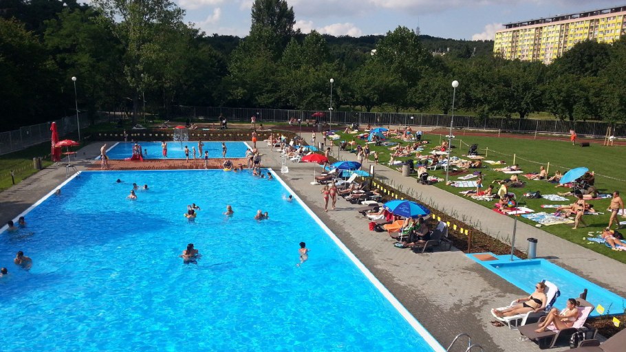 Спортивный бассейн