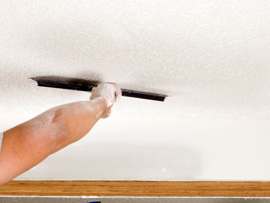 Шпаклевание потолка