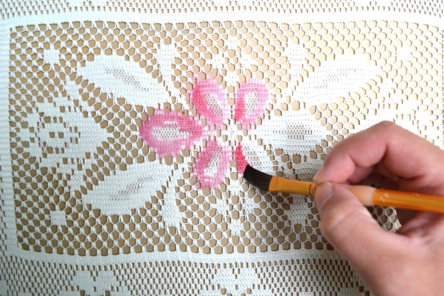 Декор стен через тюль