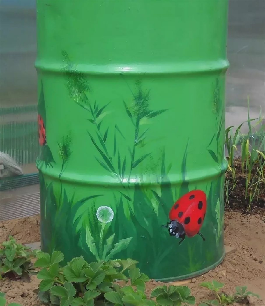 Декор бочек на даче