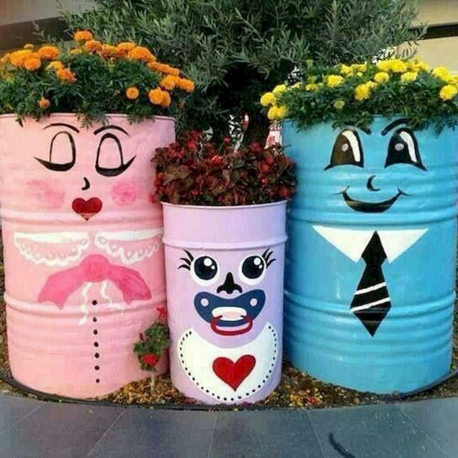 Разрисованные бочки для сада