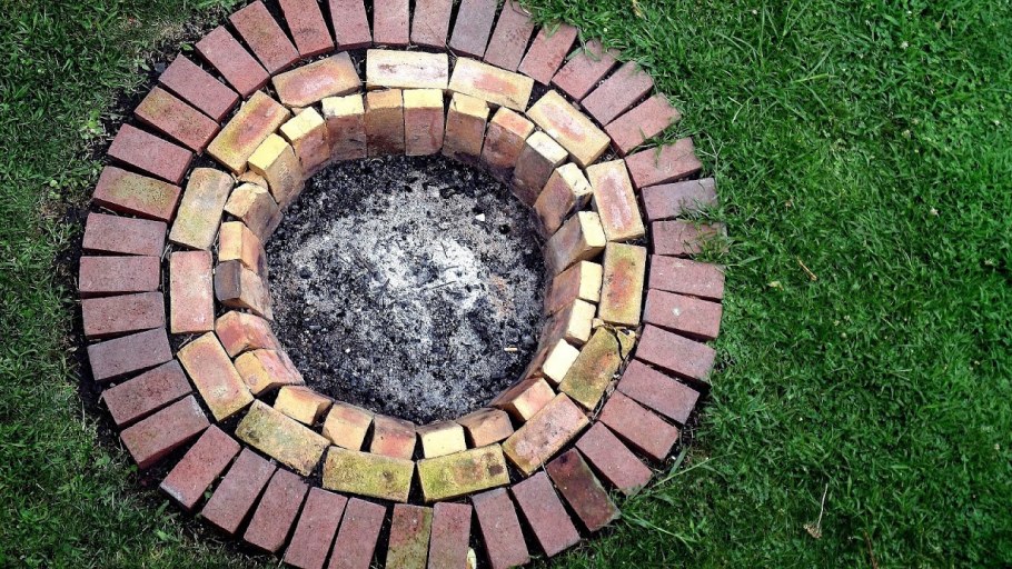 Костровище очаг из кирпича