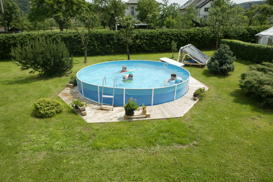 Бассейн на даче