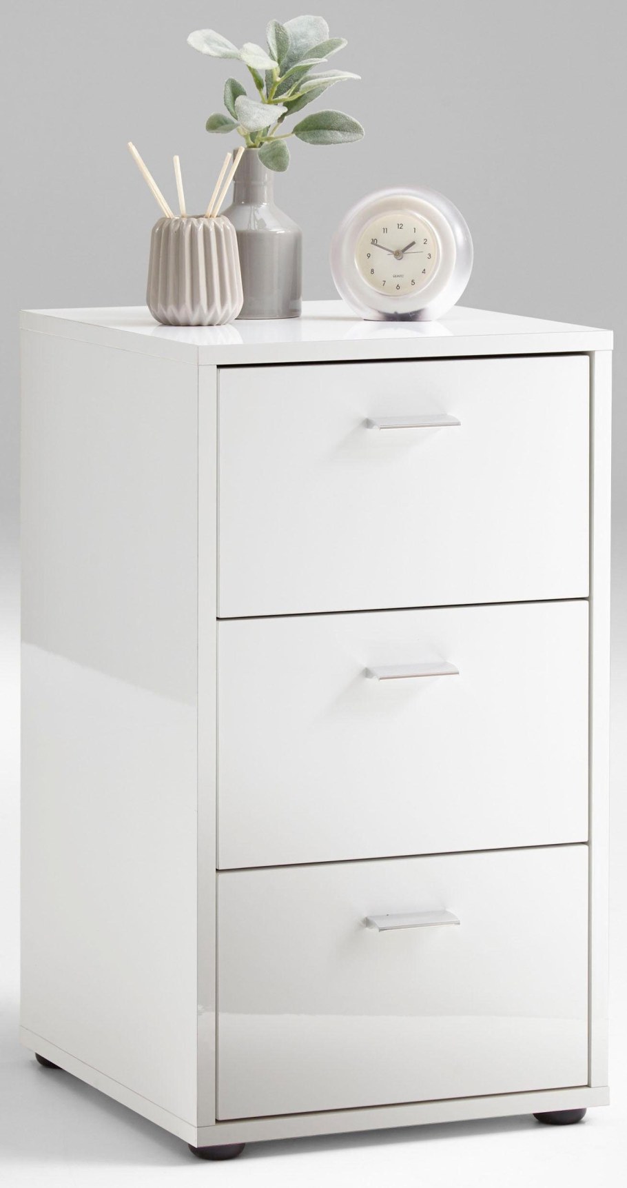 Тумба с дверцами и полками